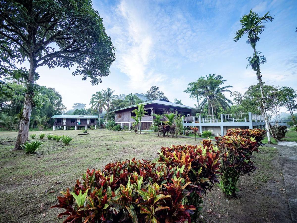Benarat Lodge 물루 외부 사진