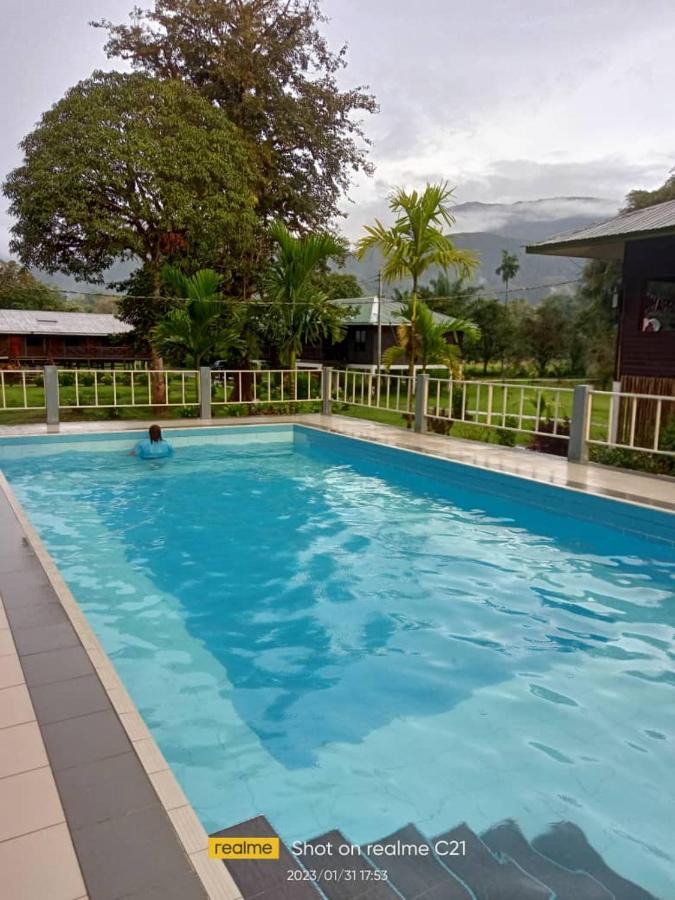 Benarat Lodge 물루 외부 사진